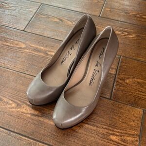 Pour LA VICTOIRE Platform Stiletto Pumps Size 6.5